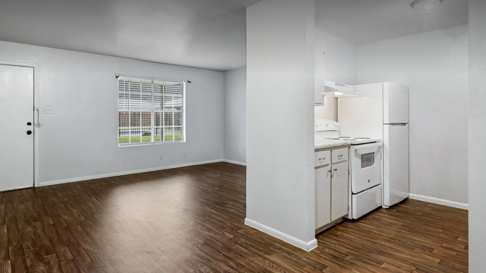 Living Area_Kitchen