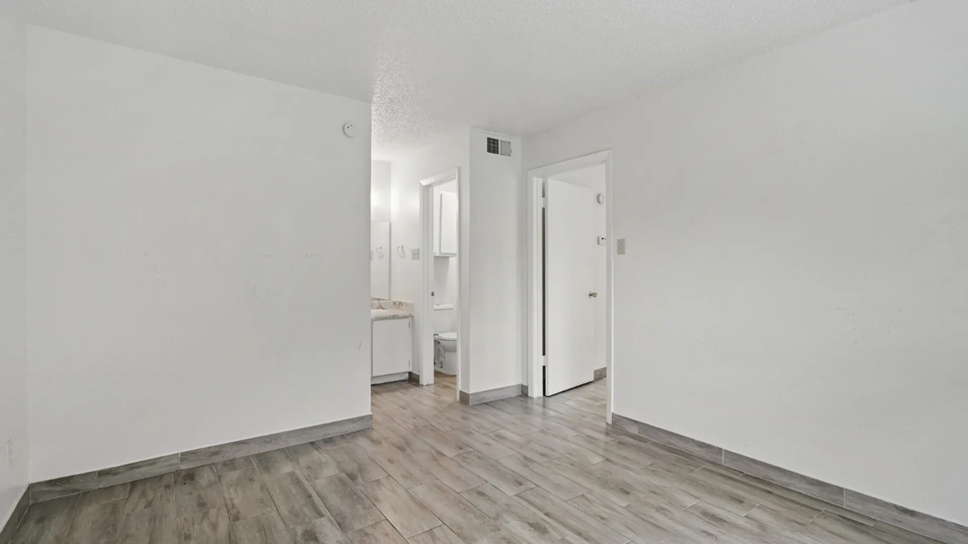 LL Bedroom 2