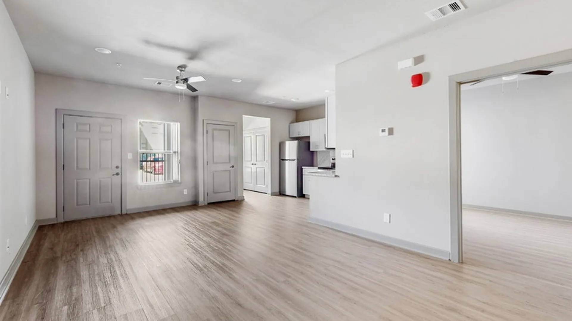 Living Room & Room