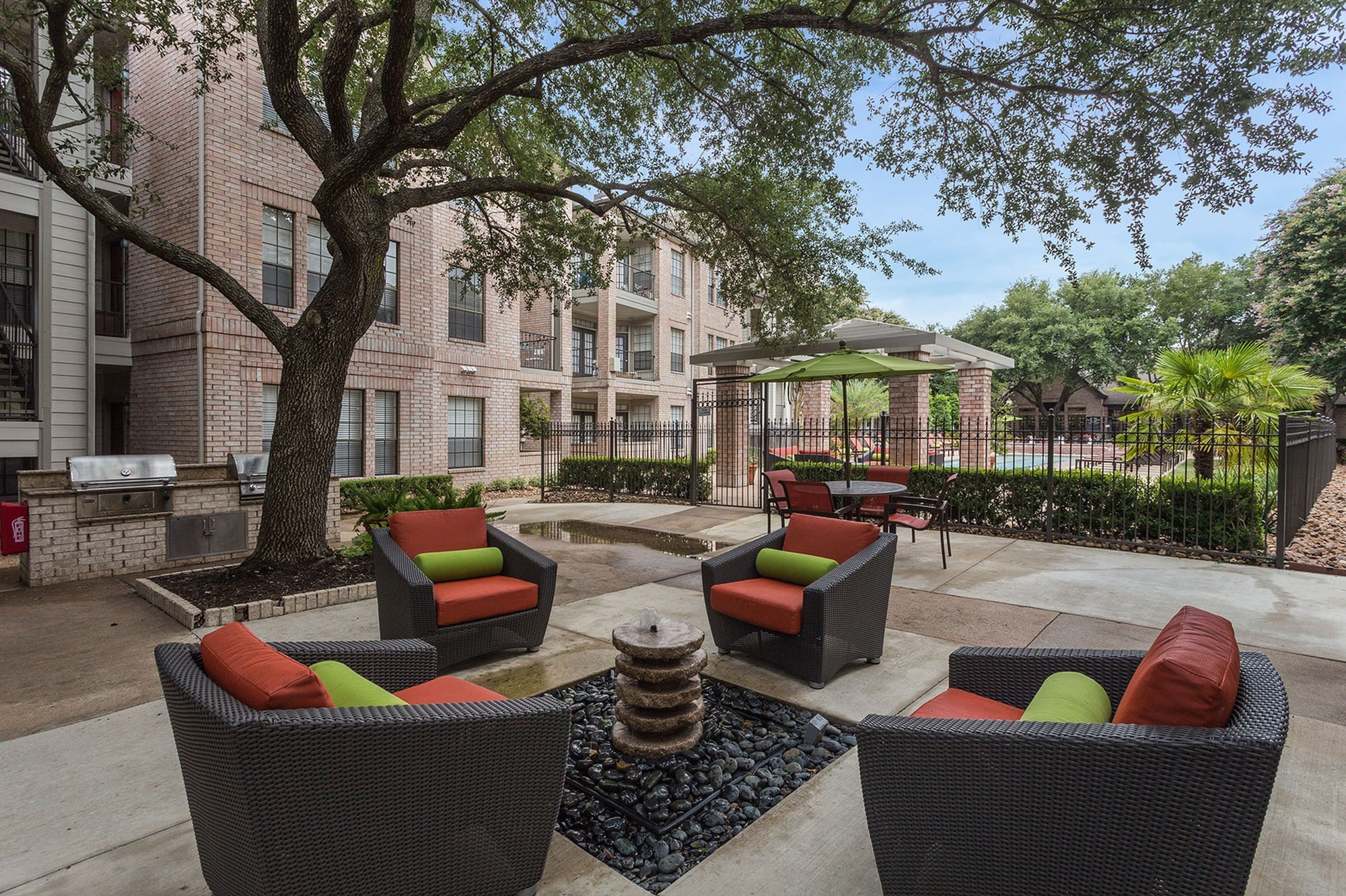 Greenbriar Park Apartments Photo Gallery | Houston, TX