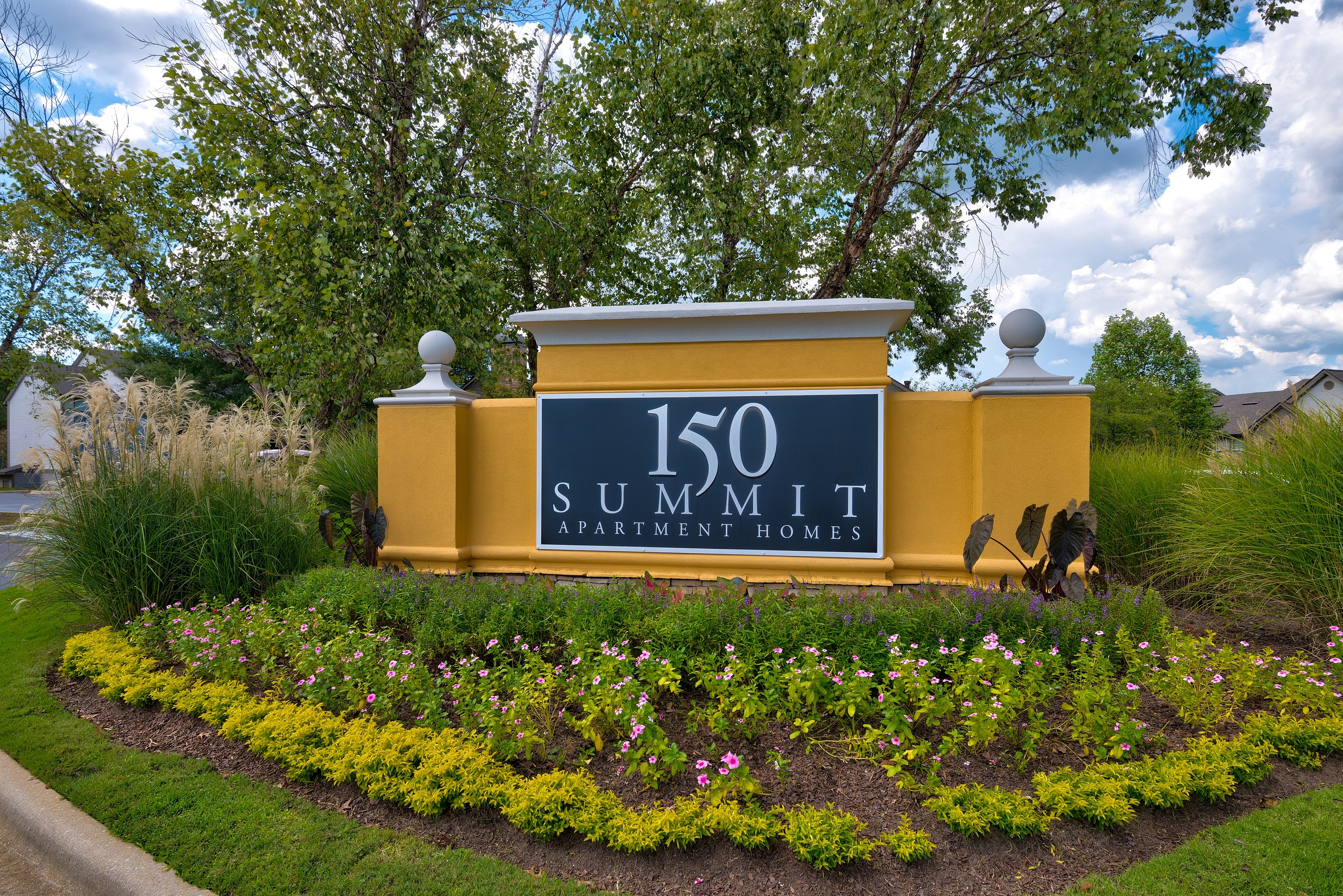 View Photos & Take A Virtual Tour | 150 Summit