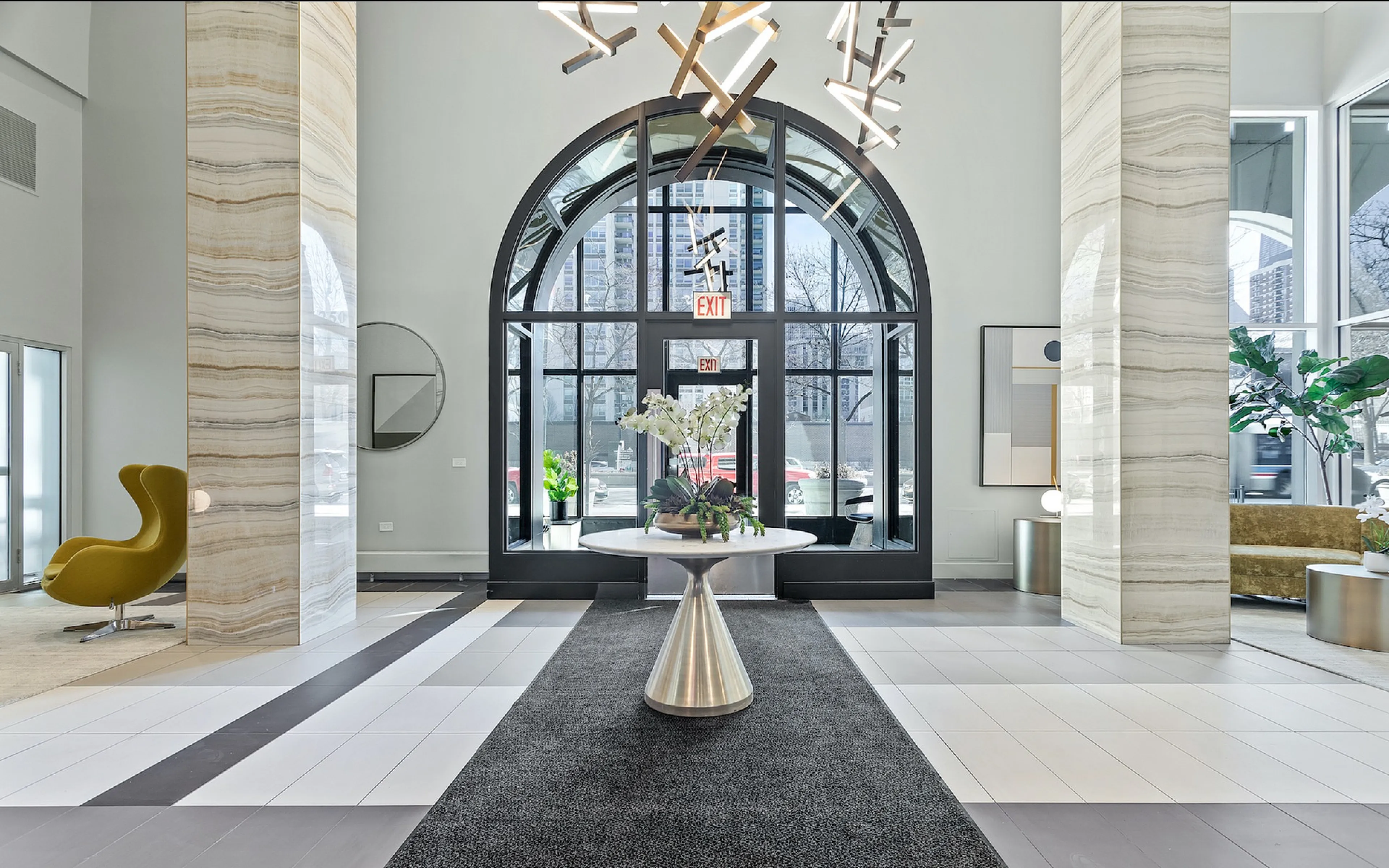 1250 Lasalle - Elegant Lobby