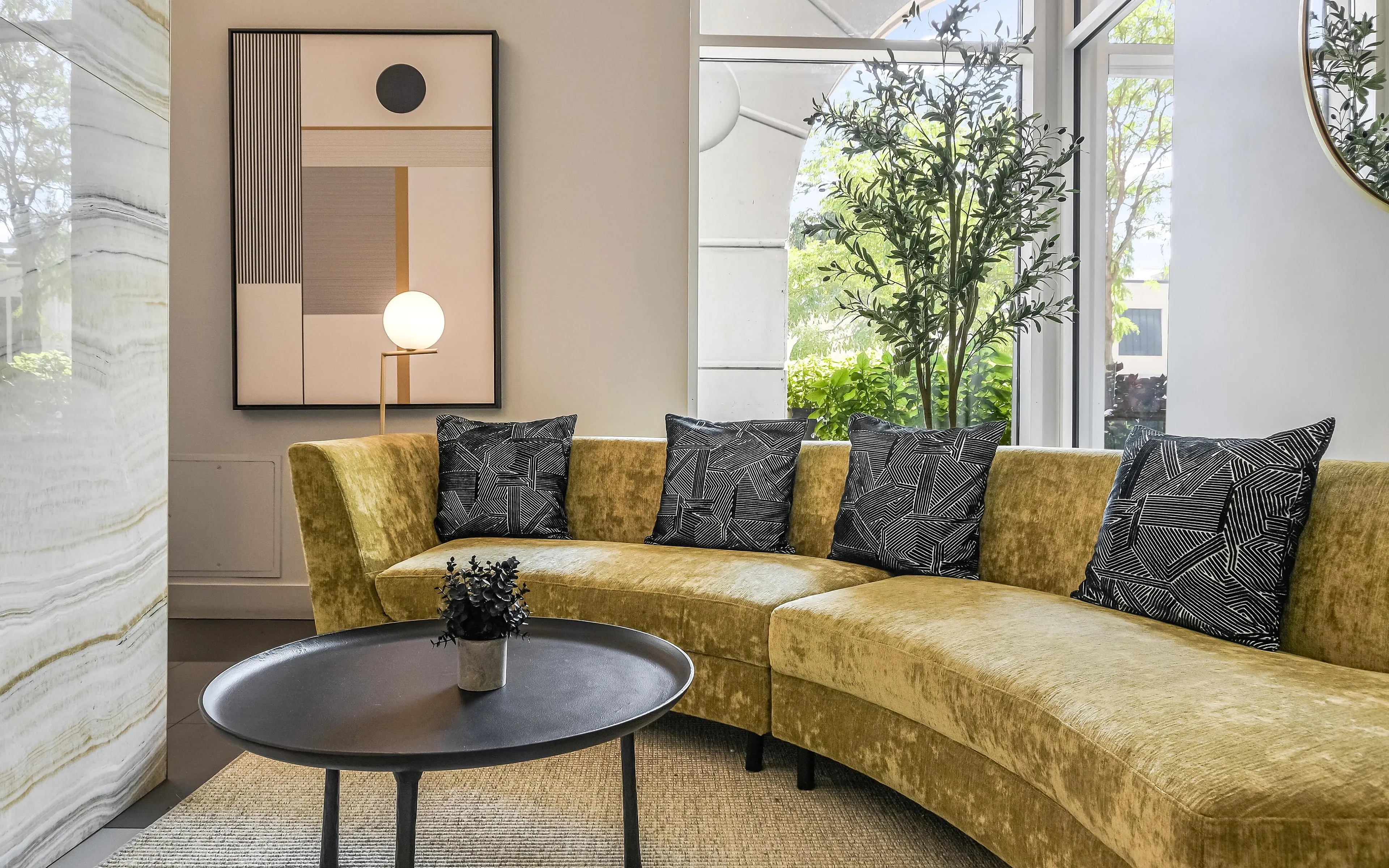 1250 Lasalle - Elegant Living Room