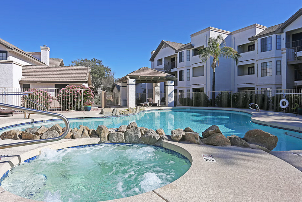 Swimming Pool & Spa