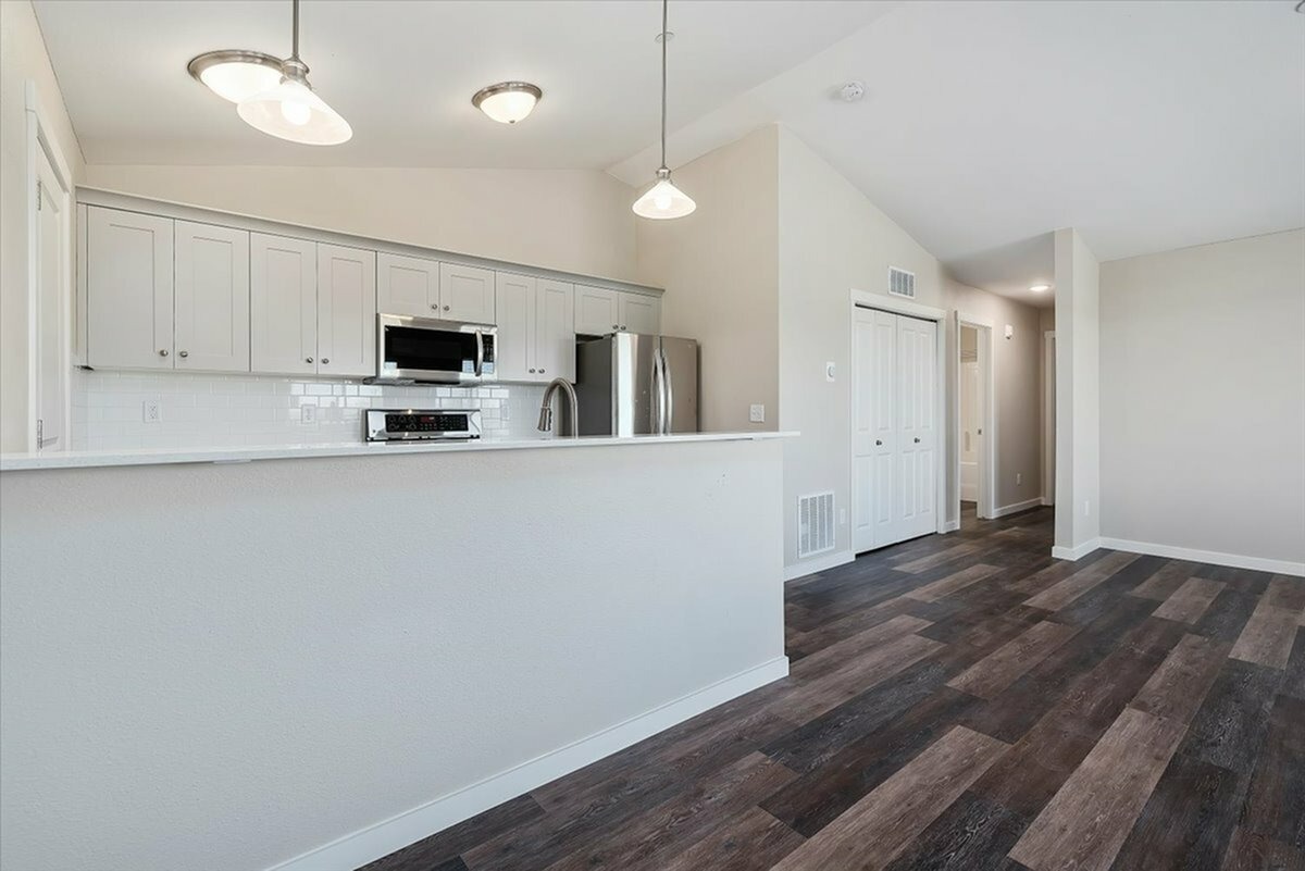 View Photos & Take A Virtual Tour | Summit
