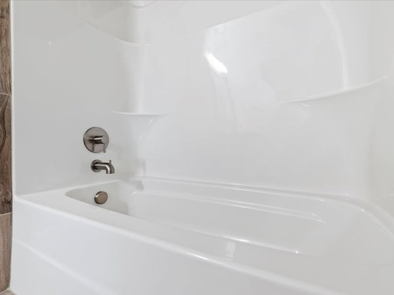Soaker tub