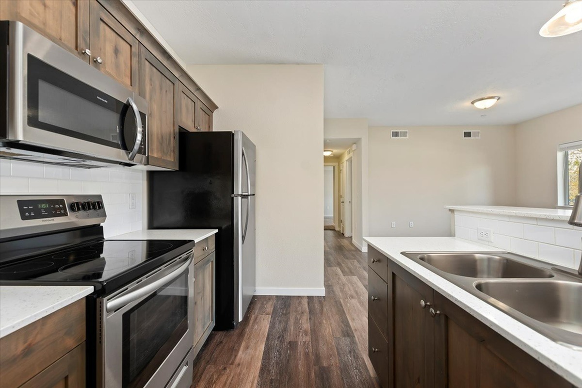 Owyhee Park Apartments