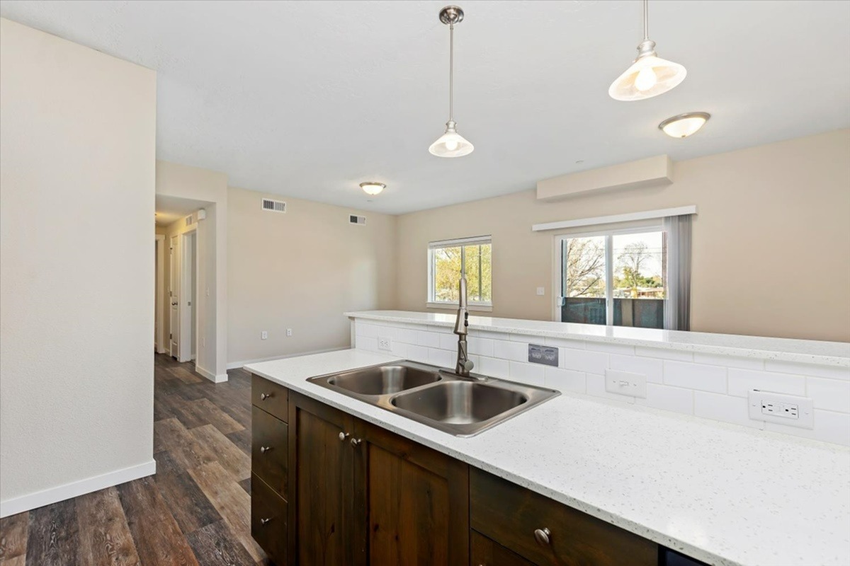 Owyhee Park Apartments