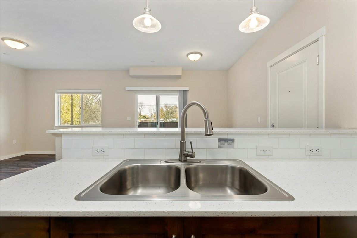 Owyhee Park Apartments