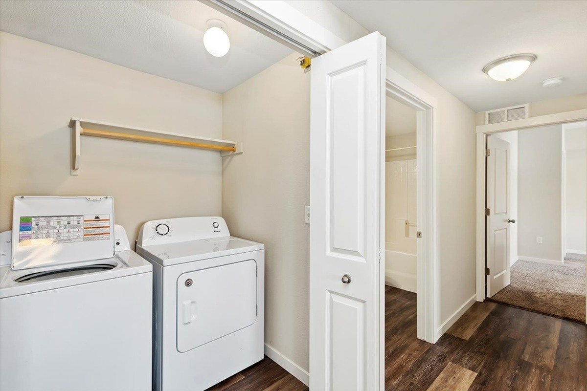 Owyhee Park Apartments