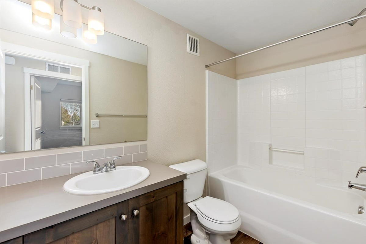 Owyhee Park Apartments