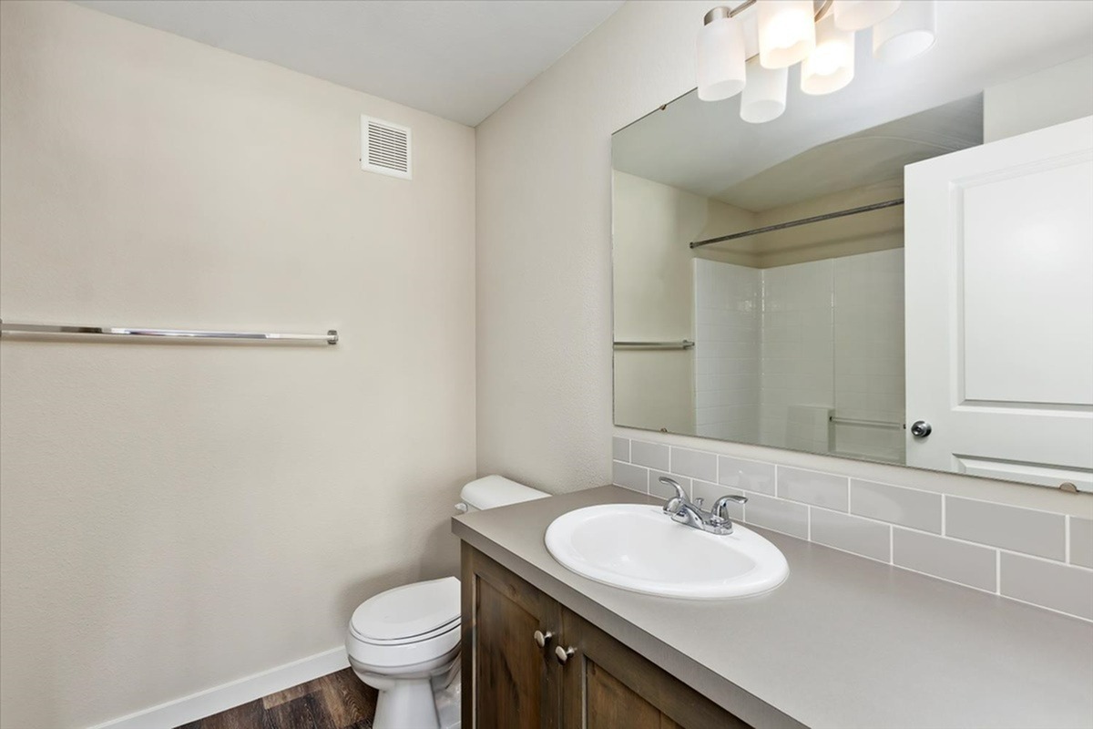 Owyhee Park Apartments