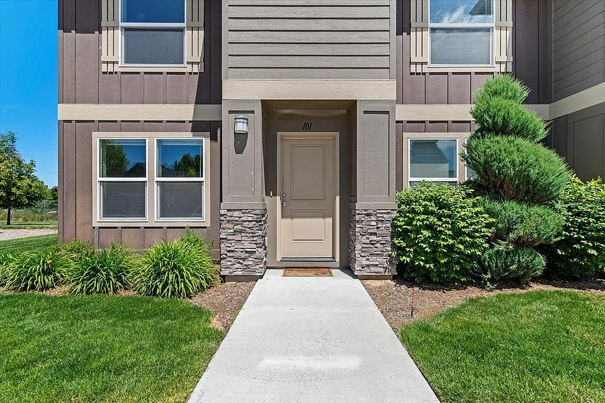 Whistlestop two bedroom townhome