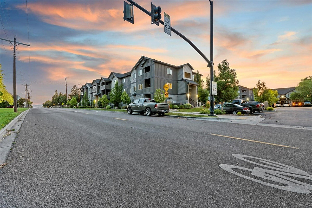 Owyhee Park Apartments