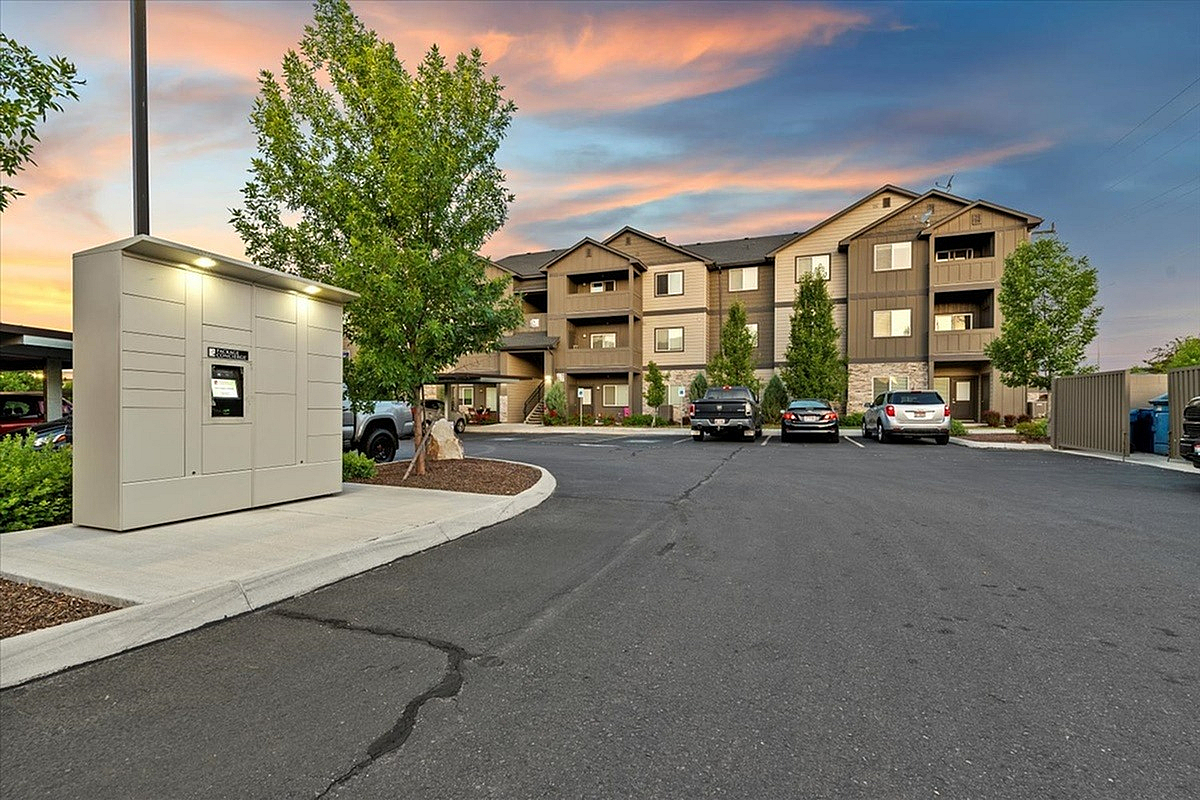 Owyhee Park Apartments