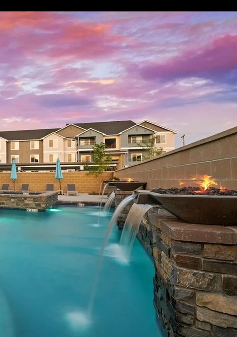 summit pool