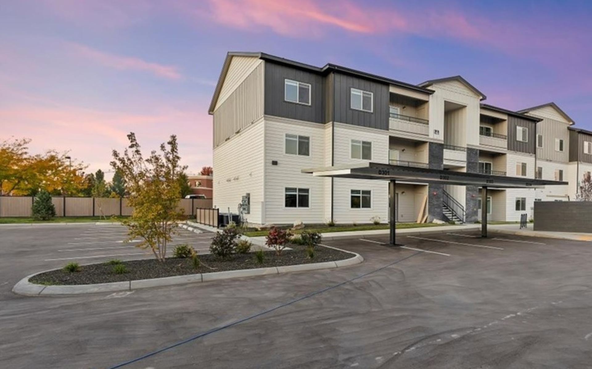 HL exterior
