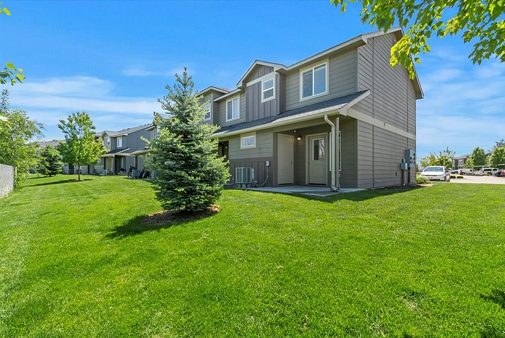 whistlestop townhomes