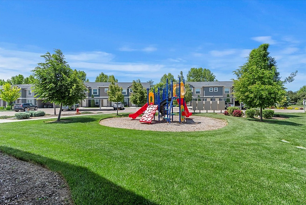 whistlestop townhomes