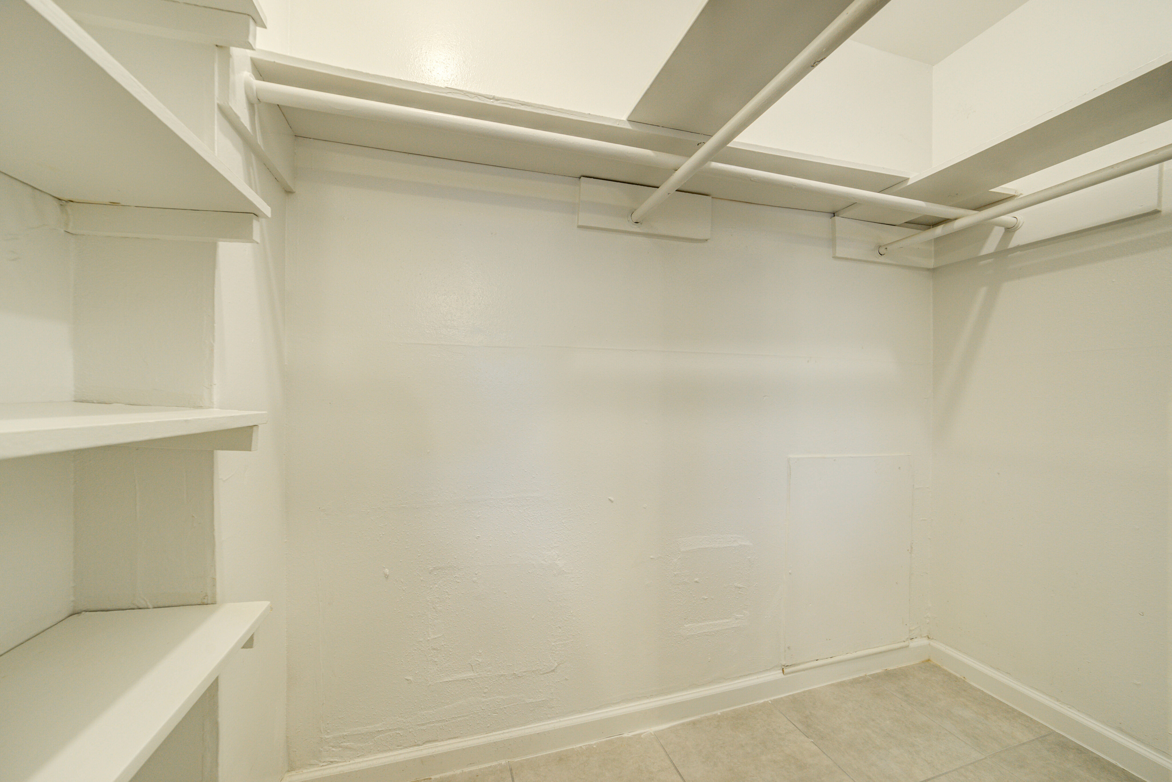 Houston TX Apartments | Ashford Santa Fe | Bedroom Closet