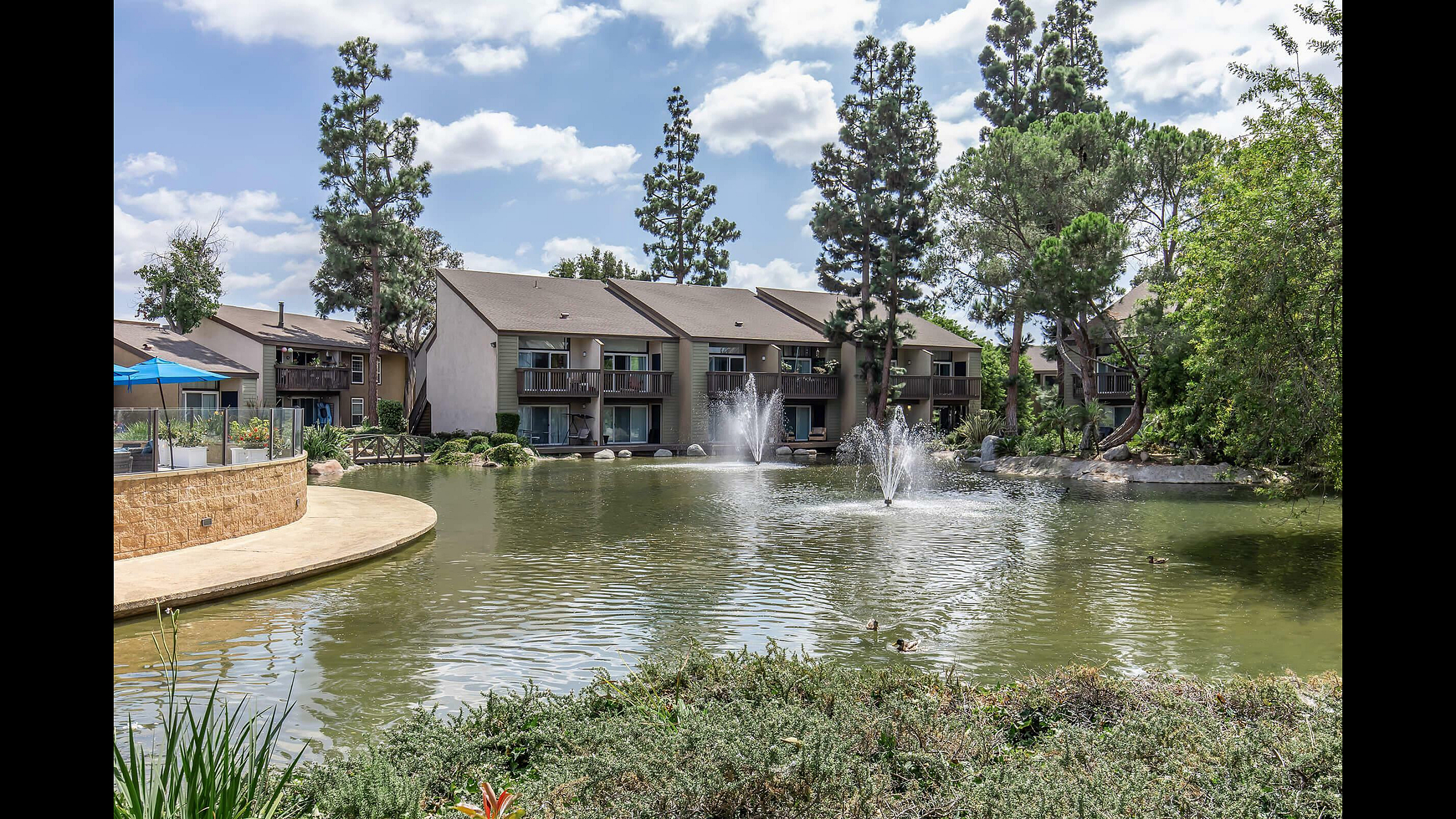 The Lake Community Exterior