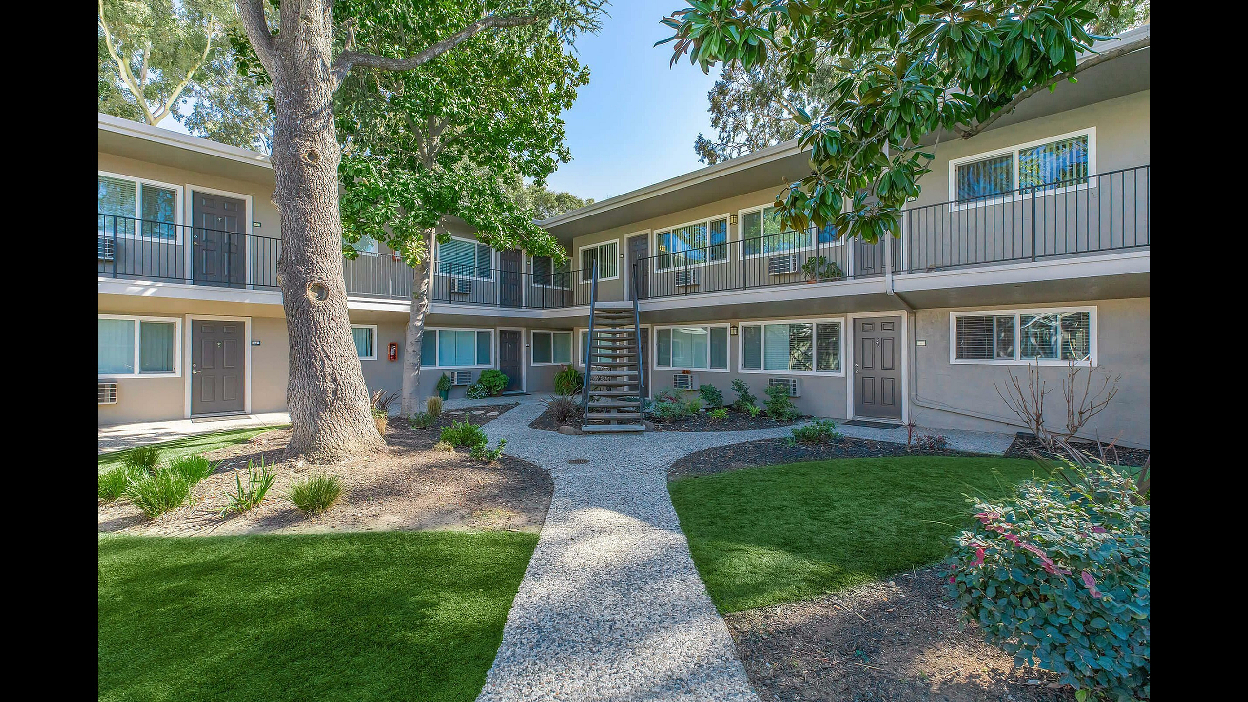 Park Lafayette Apartment Community