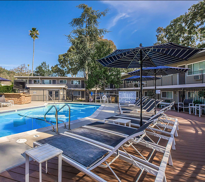 Park Lafayette Swimming Pool