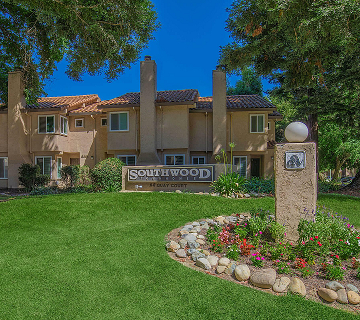 Southwood Townhomes Monument Sign and Landscaped Entrance