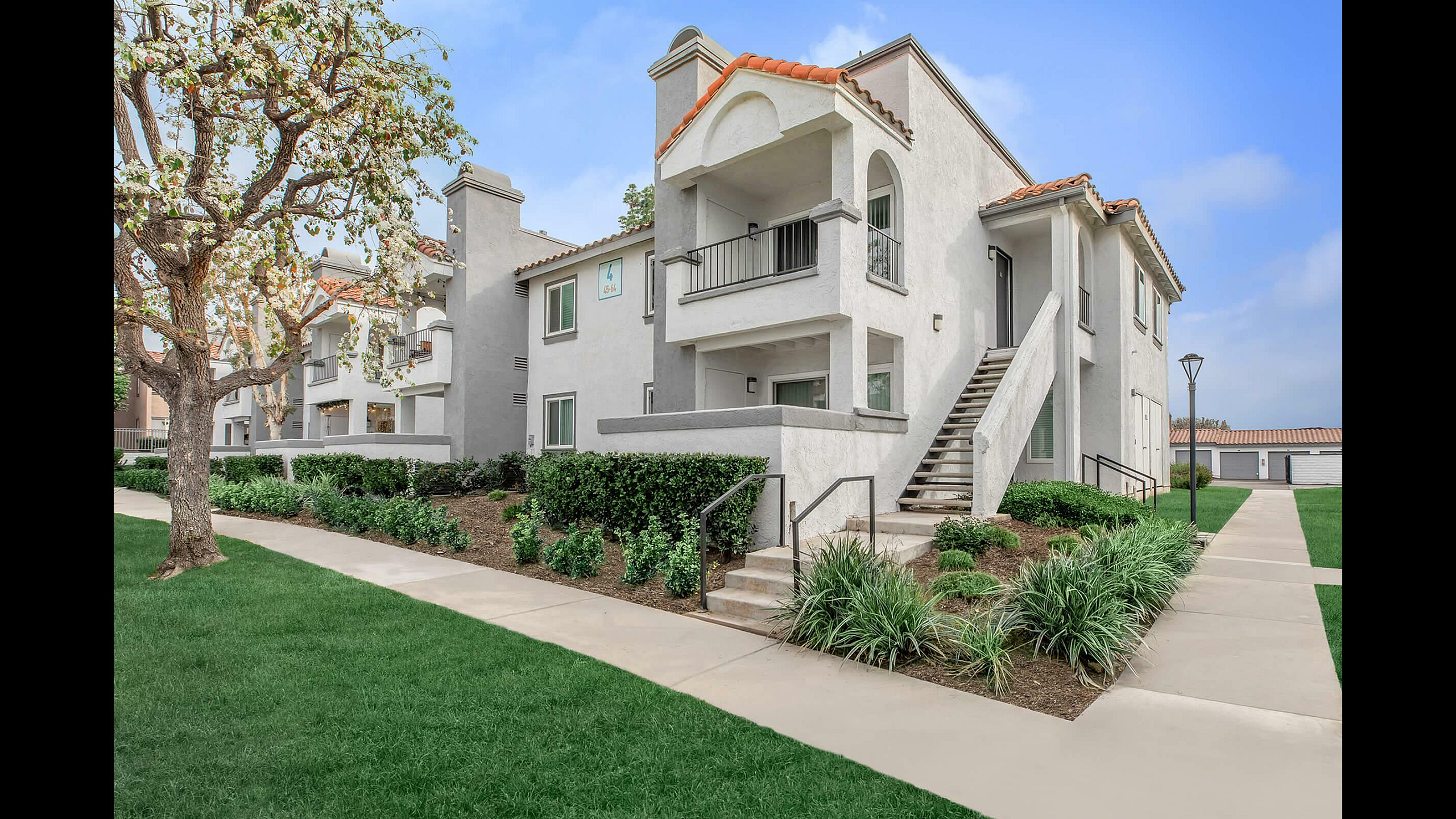 Enclave at Town Square Building Exterior