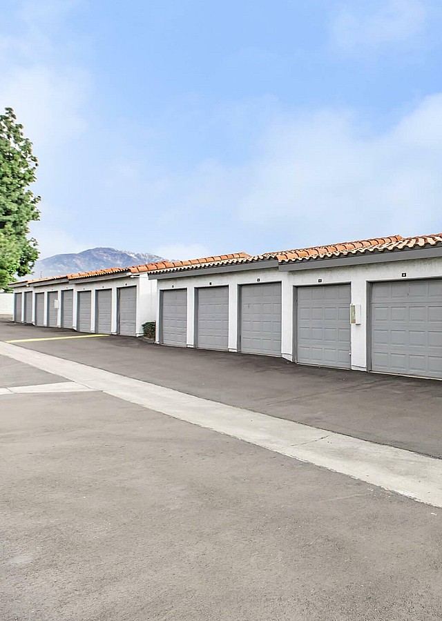 Enclave at Town Square Garage For Rent with Gorgeous Mountain Views