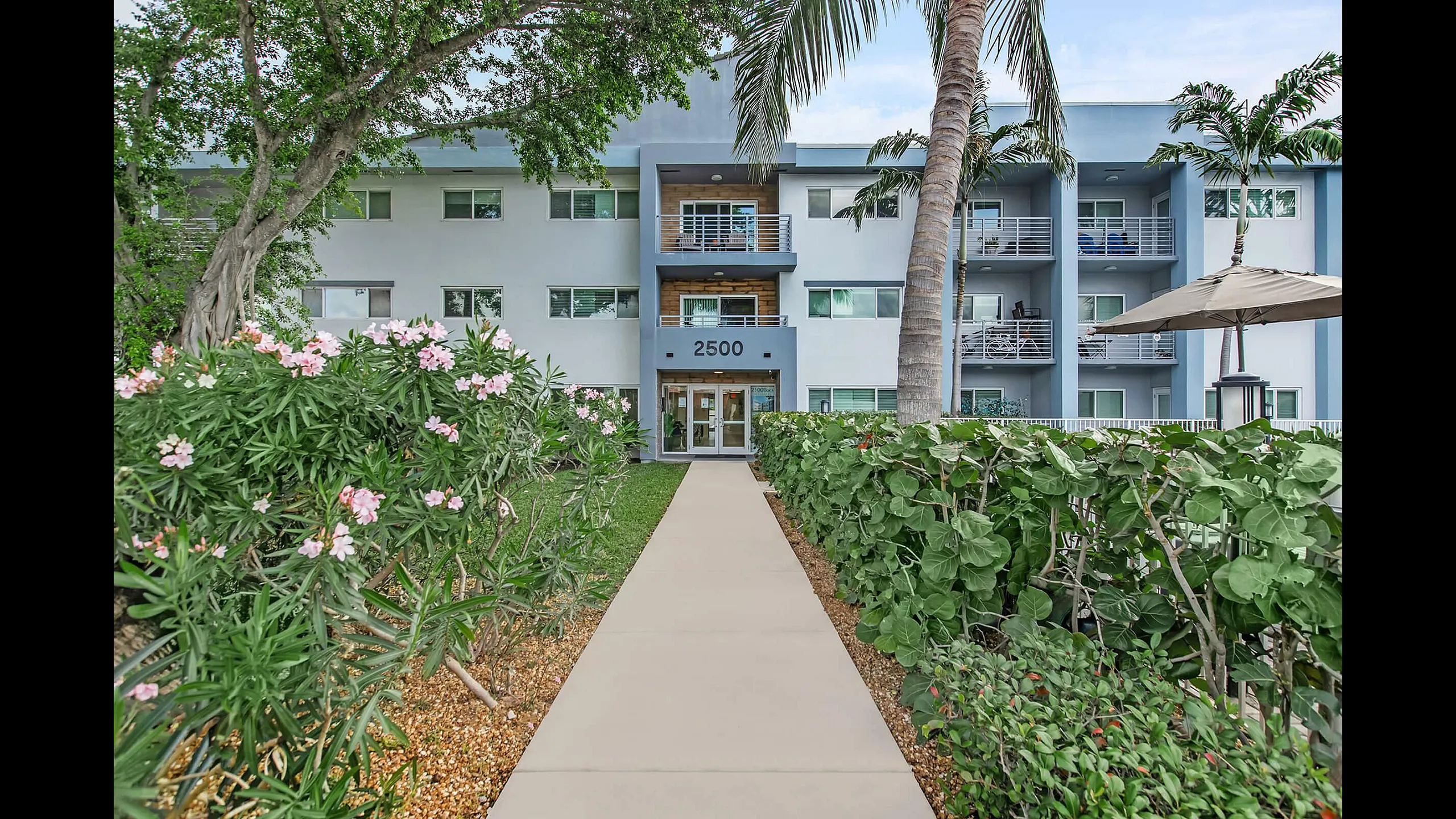 2500 Boca on Federal Apartments