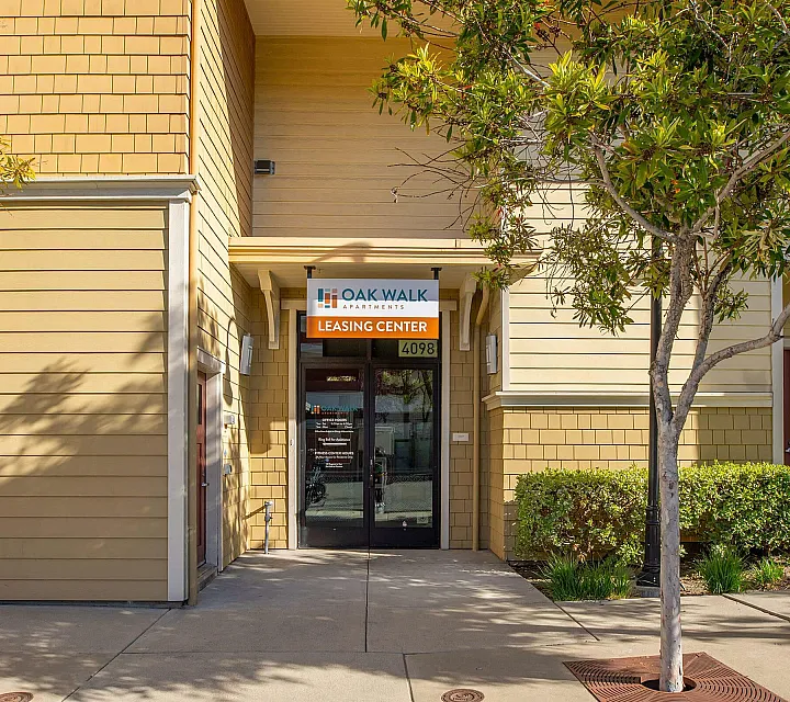 Oak Walk Leasing Center