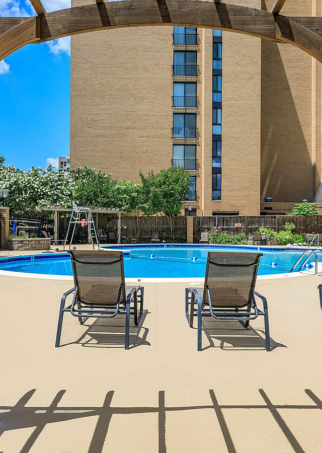 Whitestone at Landmark Apartments Swimming Pool