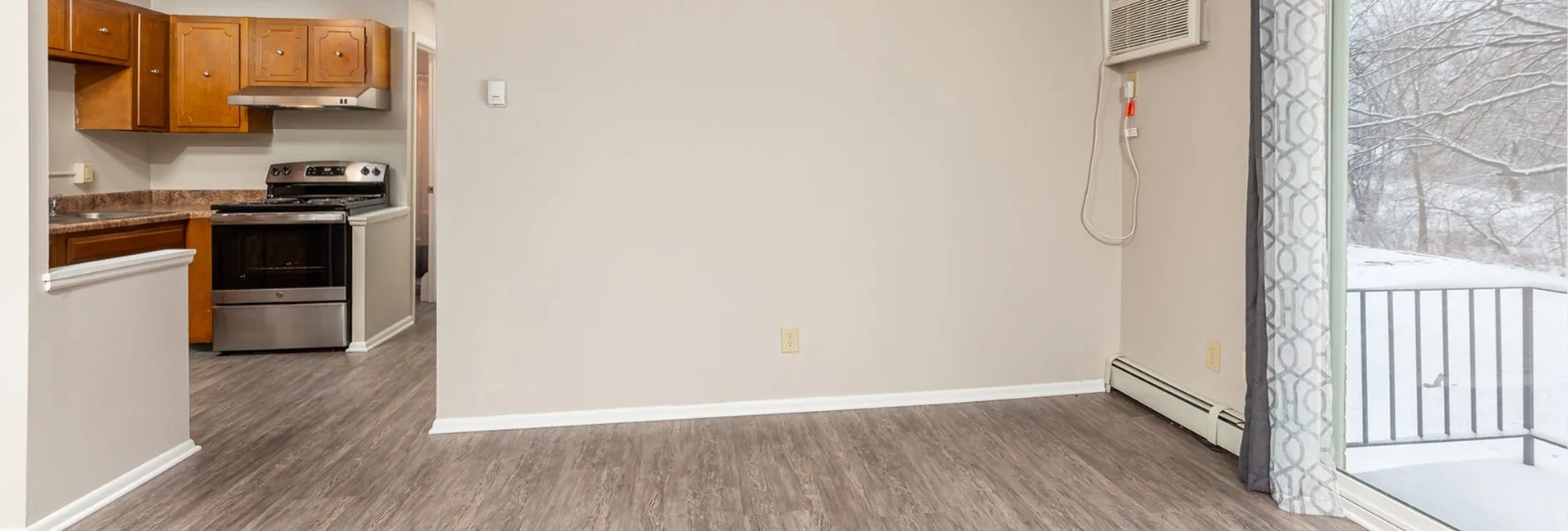 1 Bd Living Kitchen View