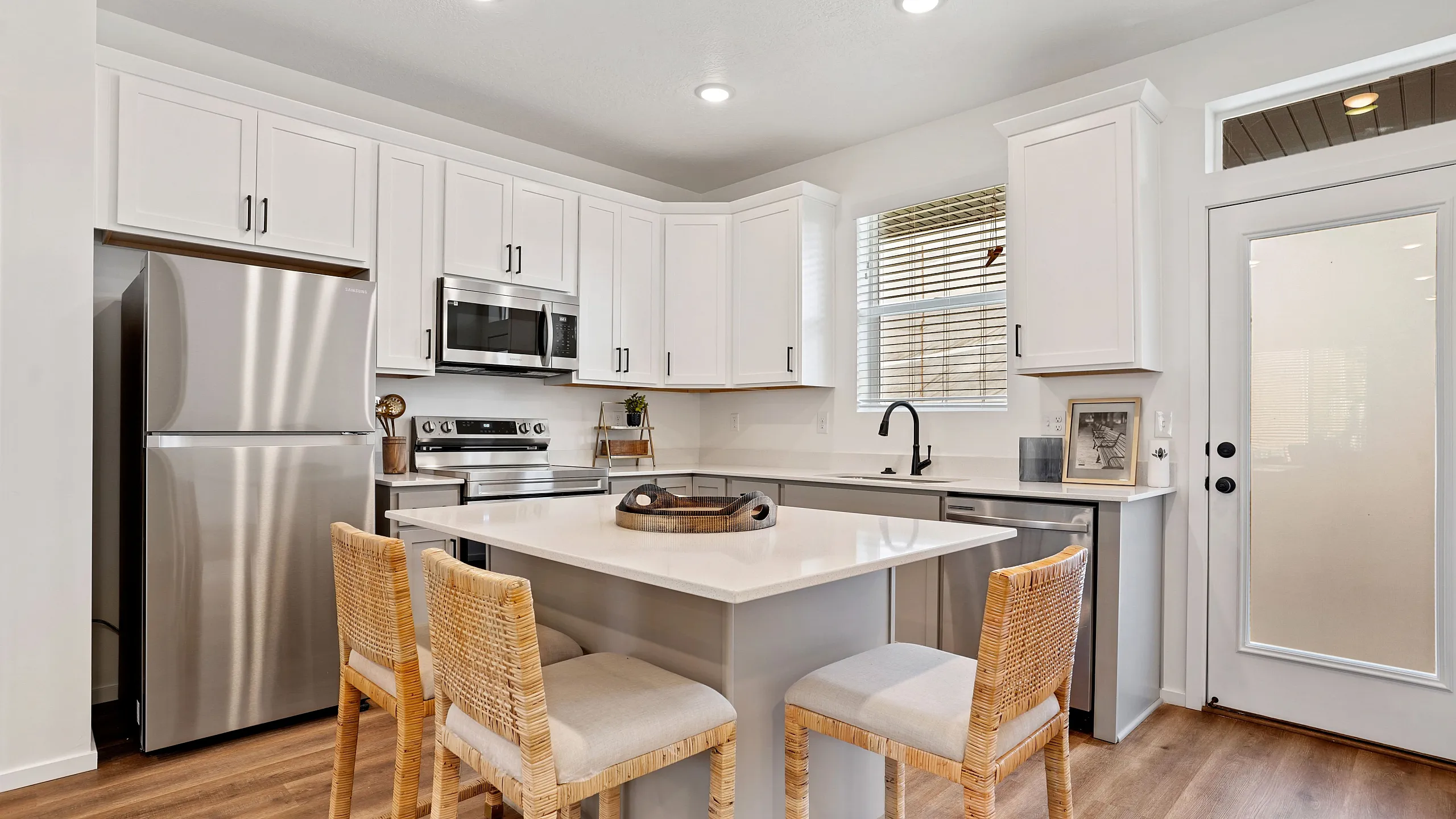 Dining/Kitchen
