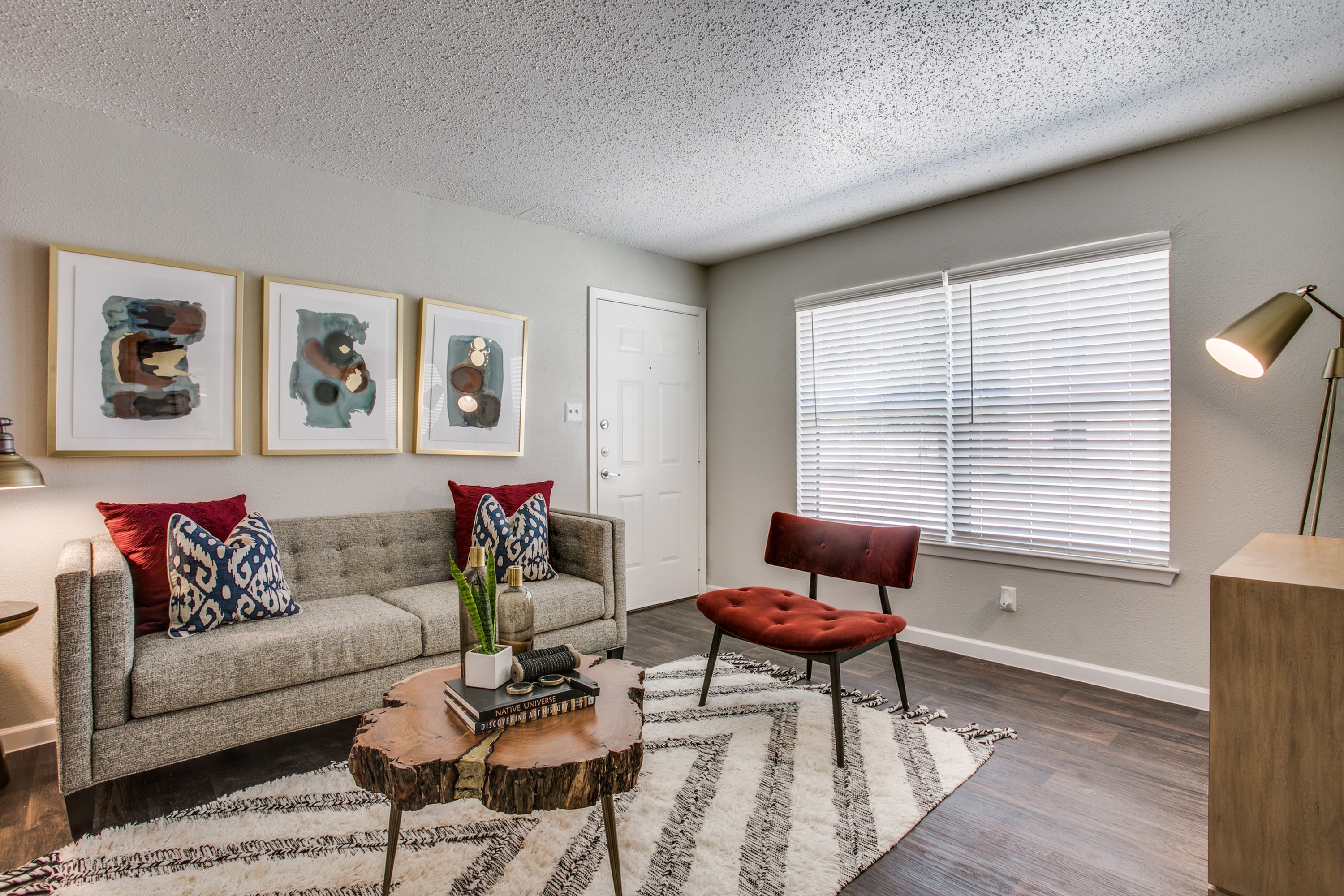 Photos & Tour Apartments in Saginaw, TX The Ruston