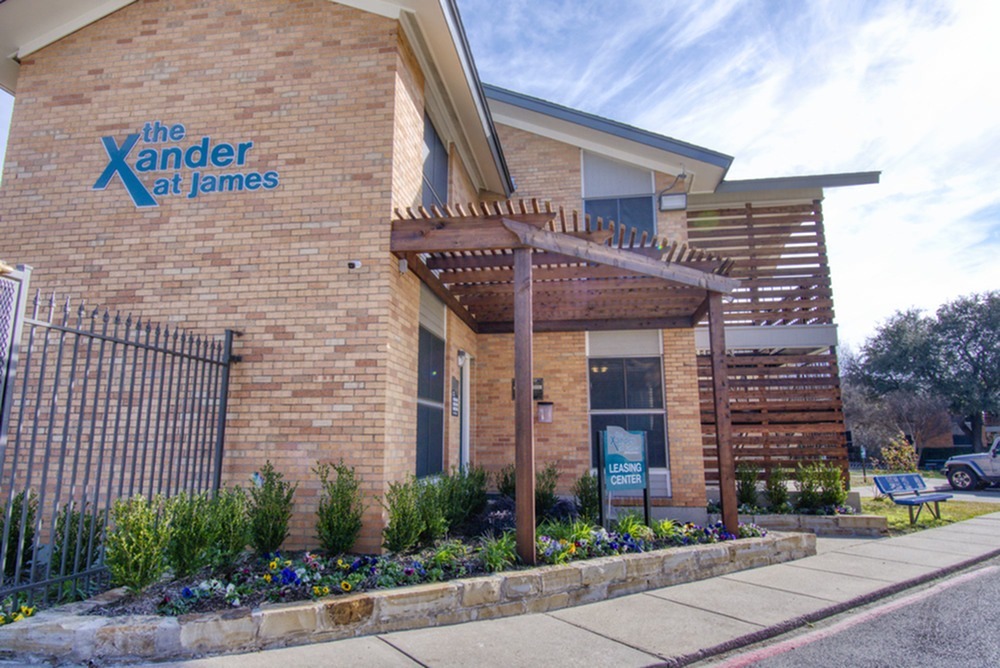 Photos & Tour Apartments in Ft Worth, TX Xander at James