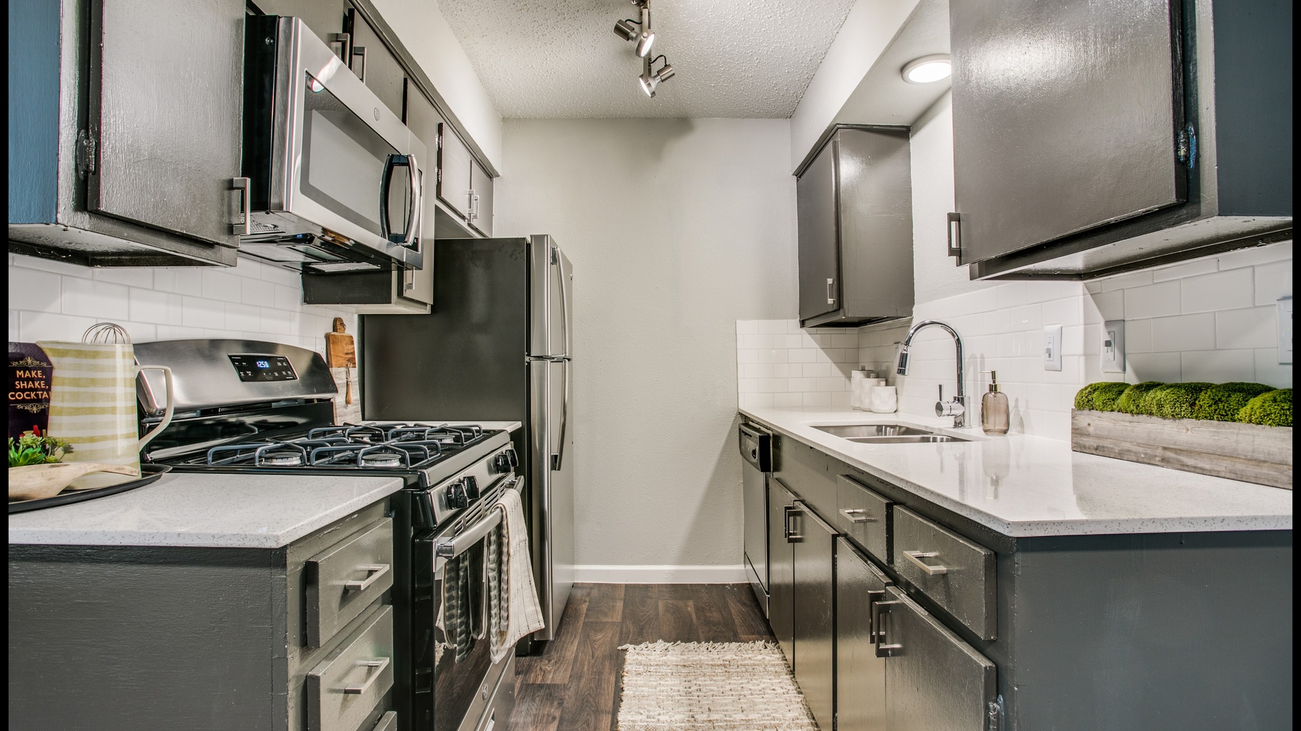 Saginaw apartments kitchen