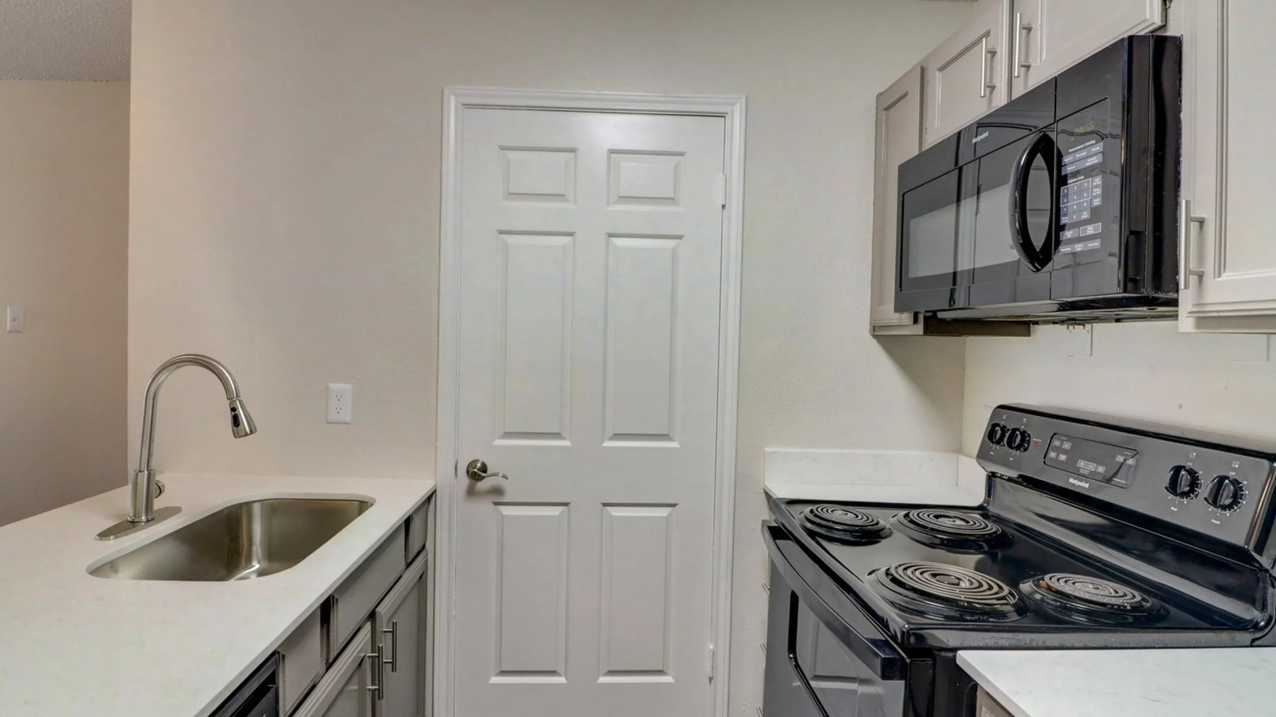 Lewisville tx apartment kitchen