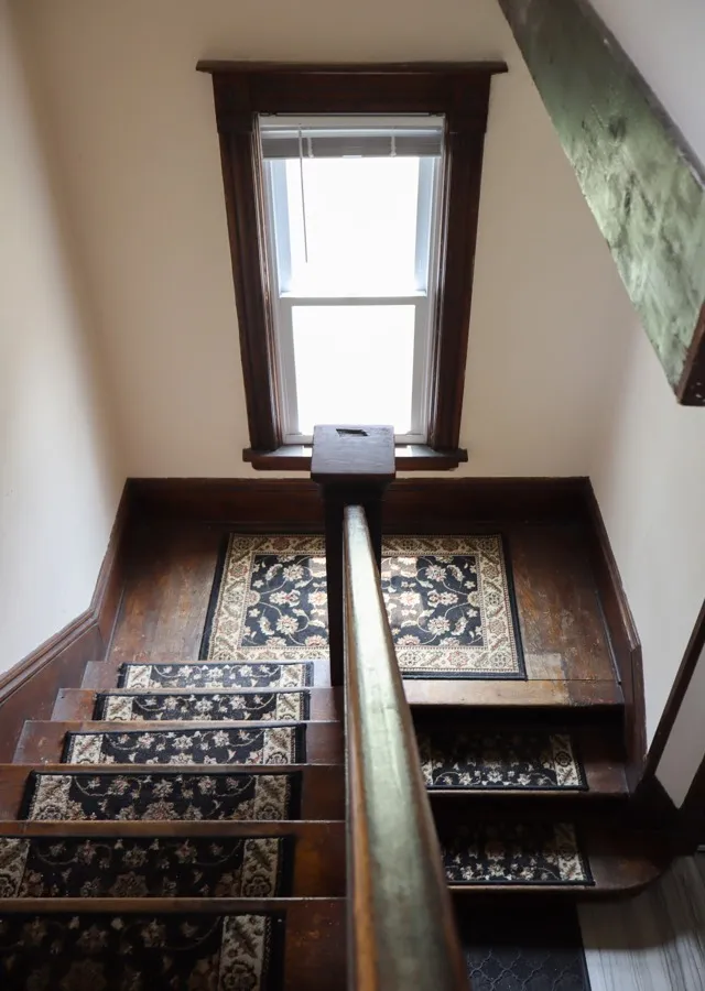 entryway 1114 mound st