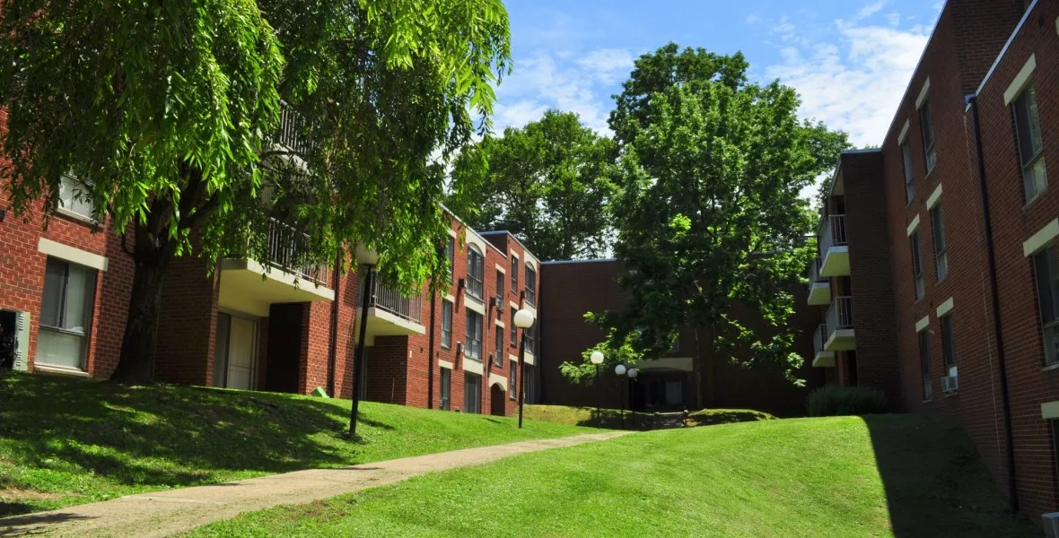 Greenbriar Club Apartments