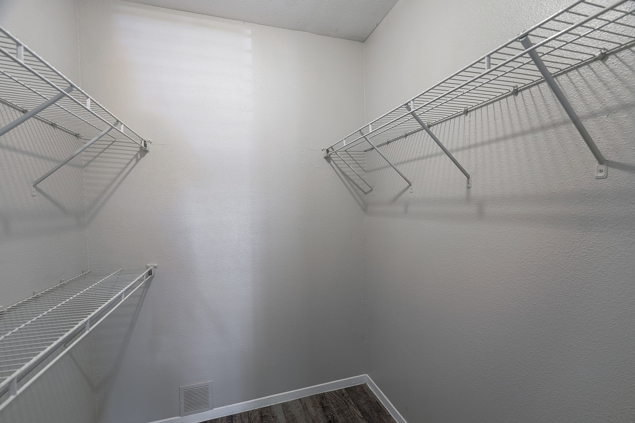 Establishment Walk-in Closet