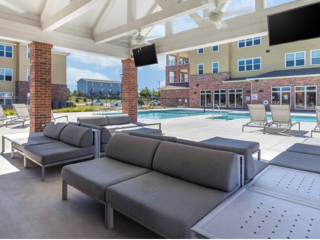 Poolside Lounge