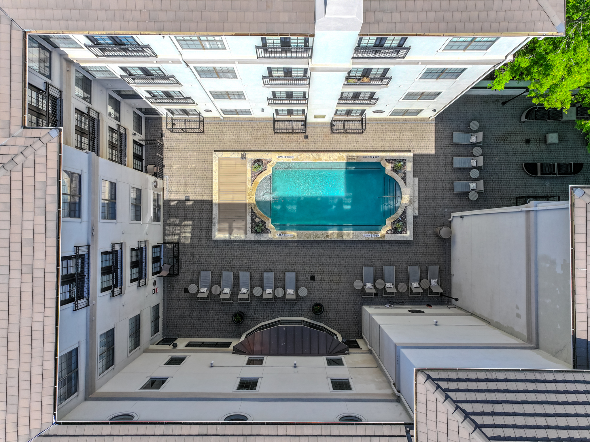 Expansive Sundeck