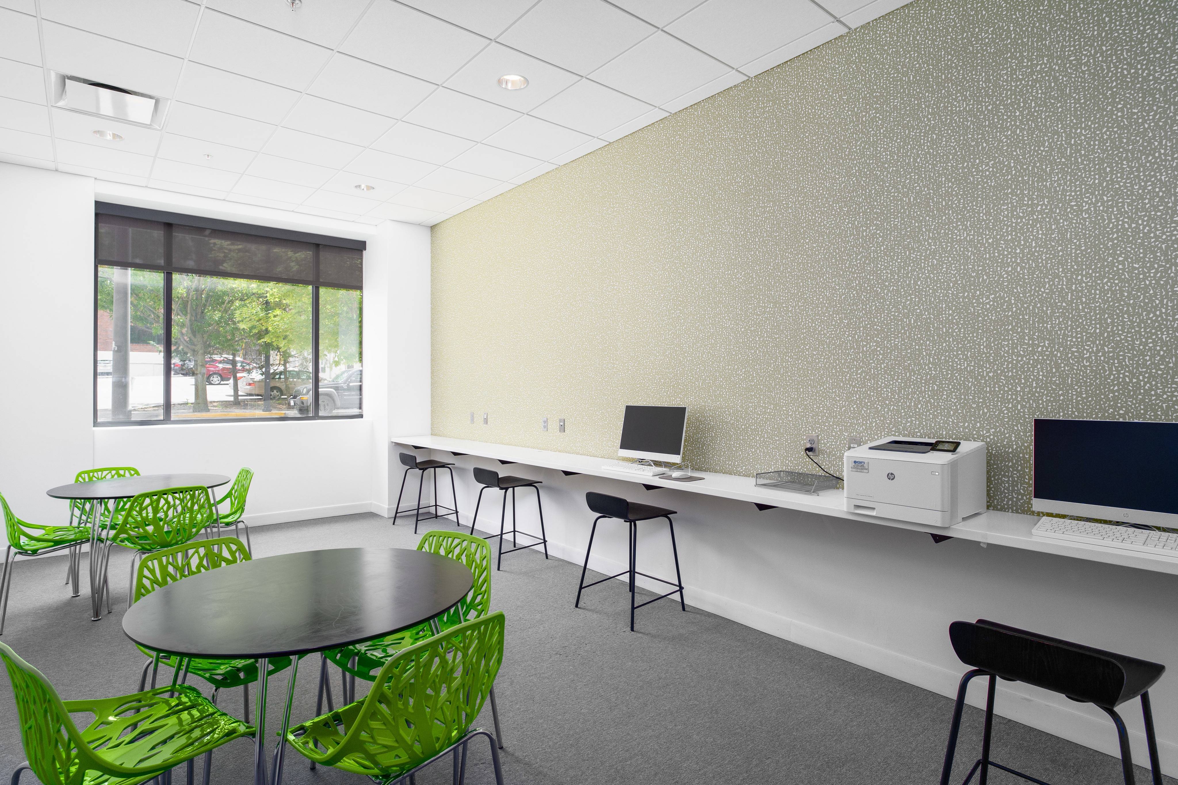 District Flats Apartments Lifestyle - Business Center