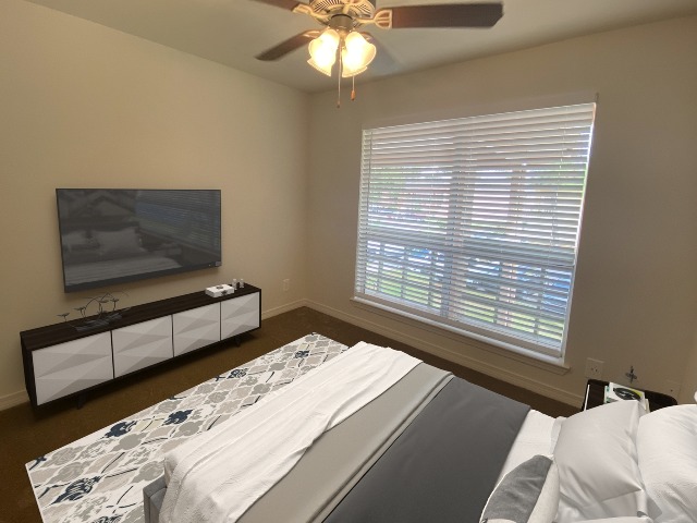 studio, bed, pets, military