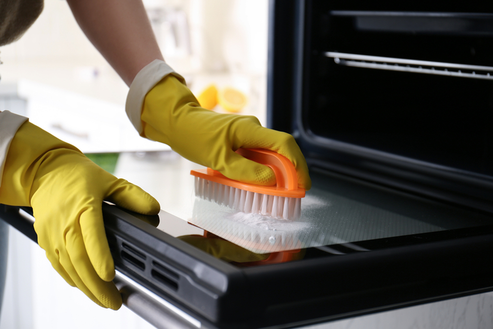​Naturally Clean Your Oven with Baking Soda-image