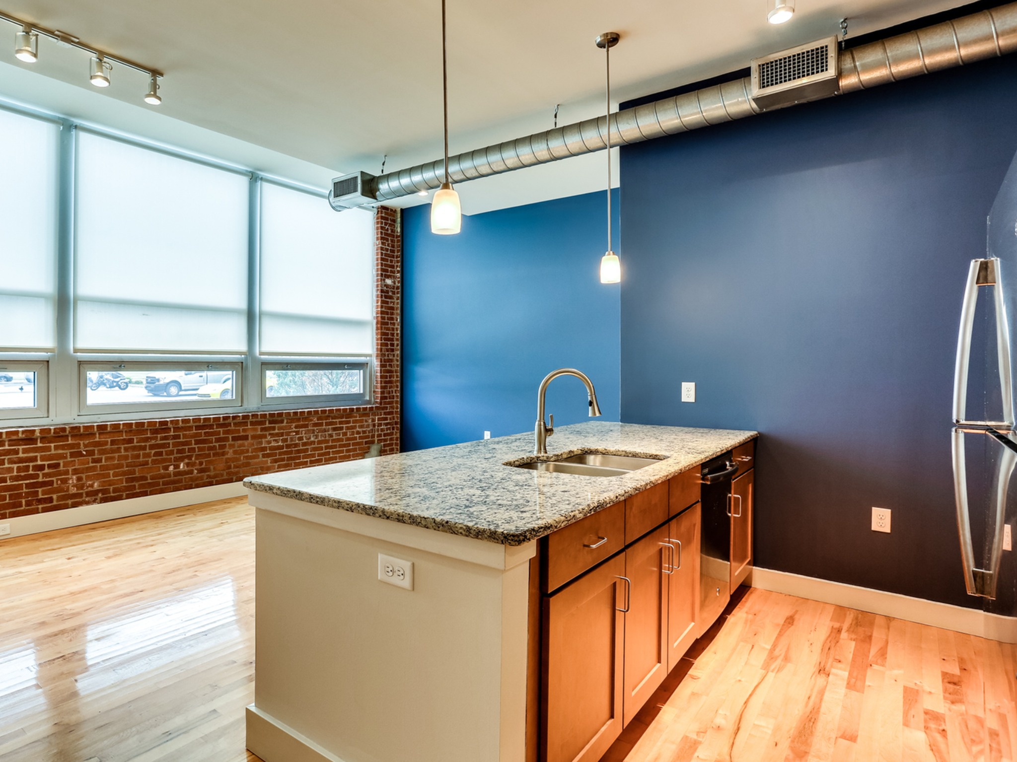 view-photos-take-a-virtual-tour-lancaster-lofts-apartments
