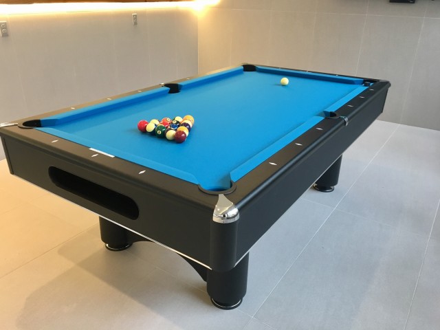 Image of Billiard lounge with premium cable television and arcade game for 500 Park Avenue