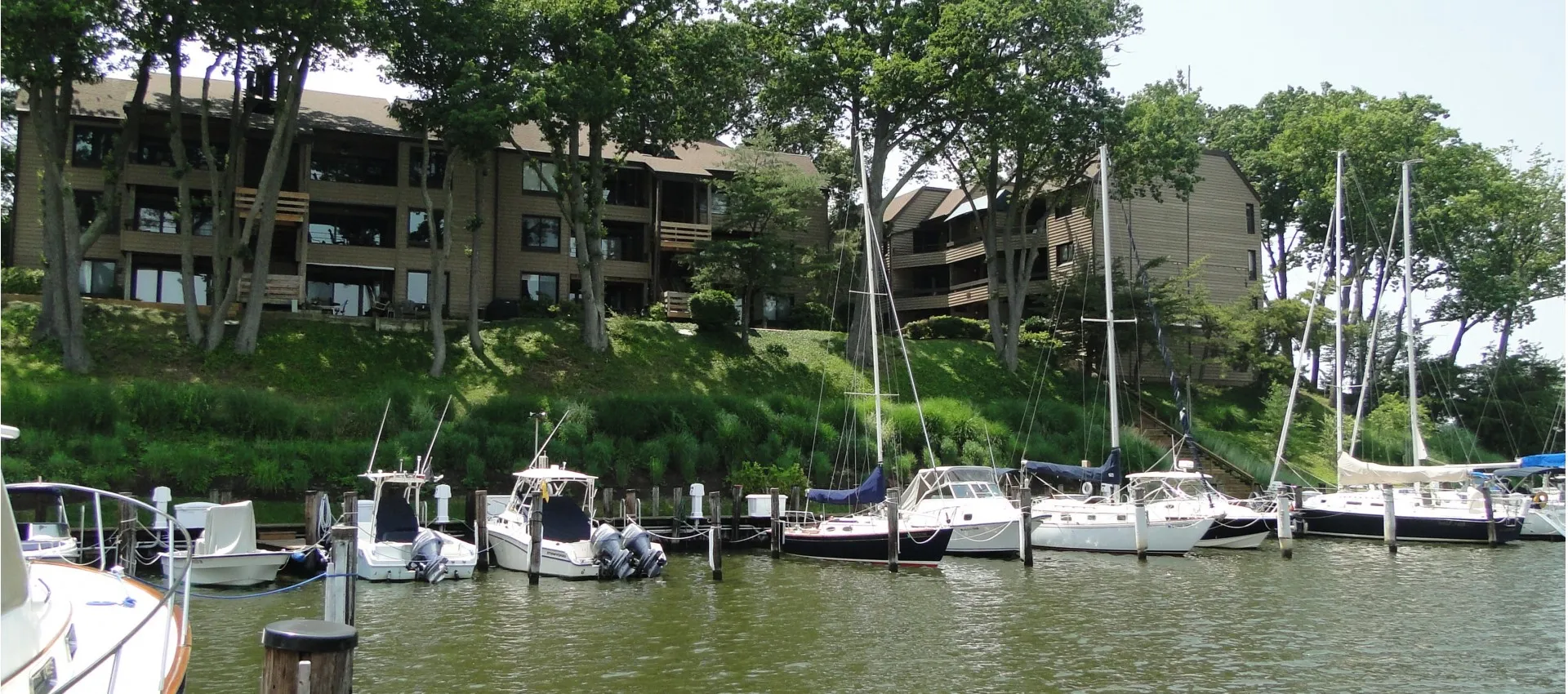 Managed association on water with boats